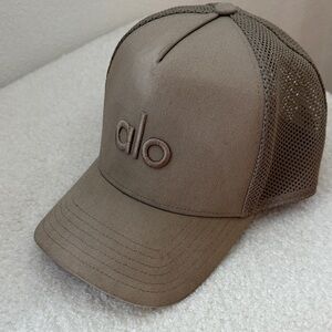 ALO Yoga Tan Trucker Hat